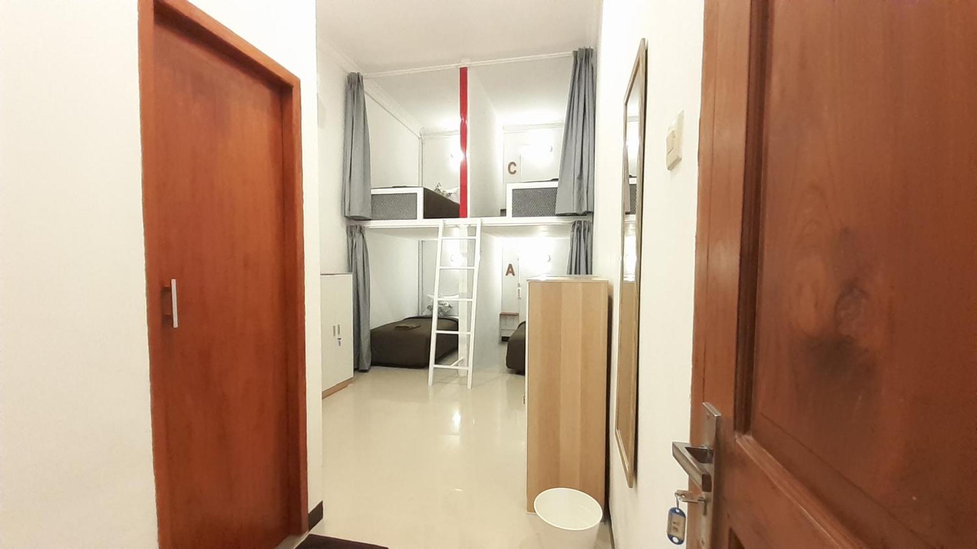 Revive By Snooze Hostel Banyuwangi  Luaran gambar