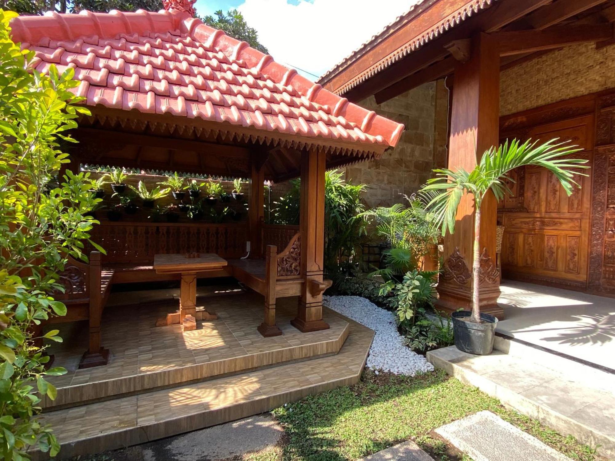 Revive By Snooze Hostel Banyuwangi  Luaran gambar